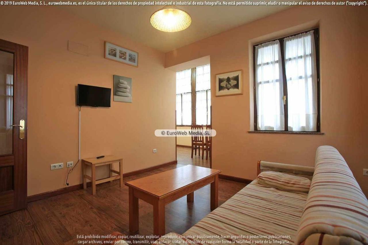 Apartamento 3 Casa Graciano Cangas de Onis Bagian luar foto